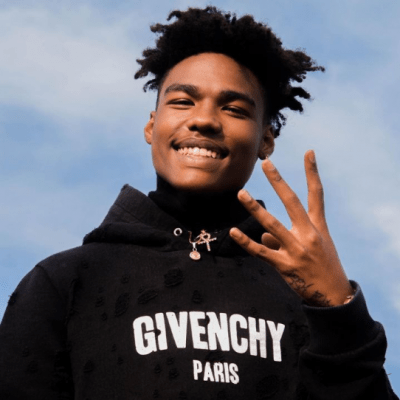 LucasRaps – No Discussions feat. Blxckie LucasRaps – No Discussions feat. Blxckie