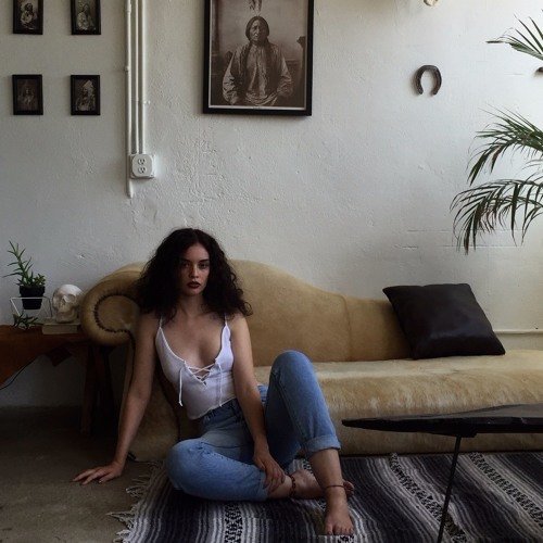 Sabrina Claudio - Confidently Lost (2017)
