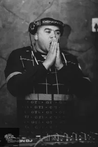 DJ FeezoL – Leka Kuier Online Radio Mix Gqom Beats DJ FeezoL – Leka Kuier Online Radio Mix Gqom Beats