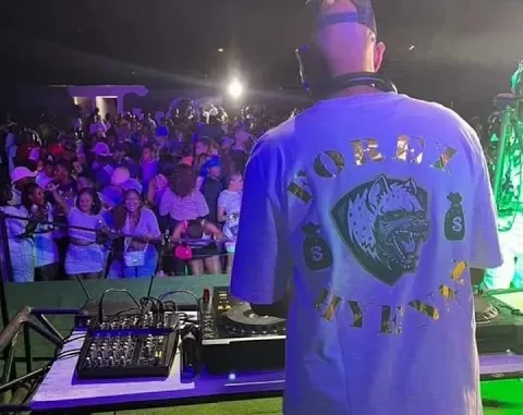 DJ Ace – Year End (Amapiano 2023 Mix) DJ Ace – Year End (Amapiano 2023 Mix)