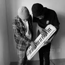 Lowbass Djy & Mash SA - One One Lowbass Djy & Mash SA – One One