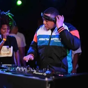 DJ Feezol – Club Stables Coolerbox & Shades Bash Mix DJ Feezol – Club Stables Coolerbox & Shades Bash Mix