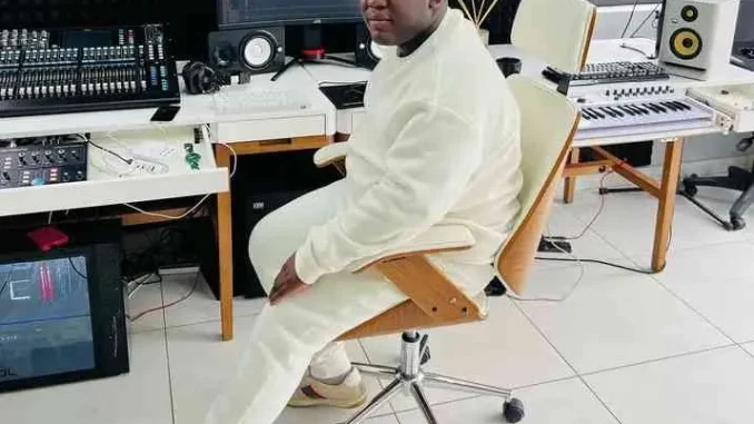 Busta 929 – Isukile (Dongo Mix) Busta 929 – Isukile (Dongo Mix)