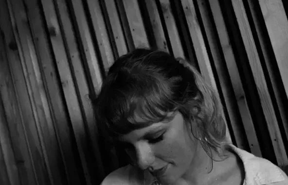 Taylor Swift folklore the long pond studio sessions (from the Disney+ specia Taylor Swift folklore the long pond studio sessions (from the Disney+ specia